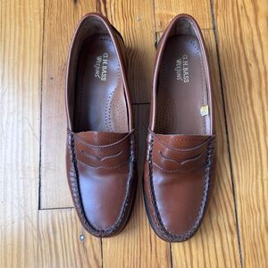 G.H. Bass & Co. Women's Chestnut Brown Leather Weejuns Loafers